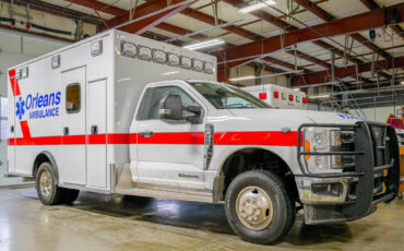 Orleans Ambulance takes delivery of Medix Ford T-1 4×4 153″